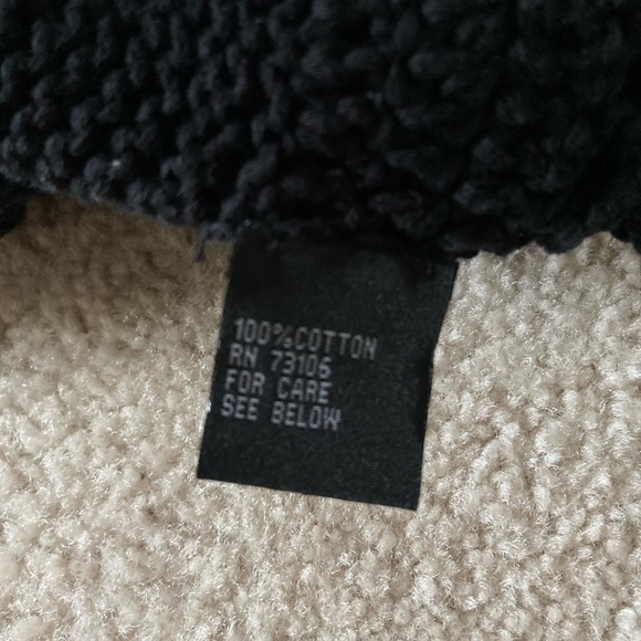 Cropped Crochet Top - Picture 9 of 9